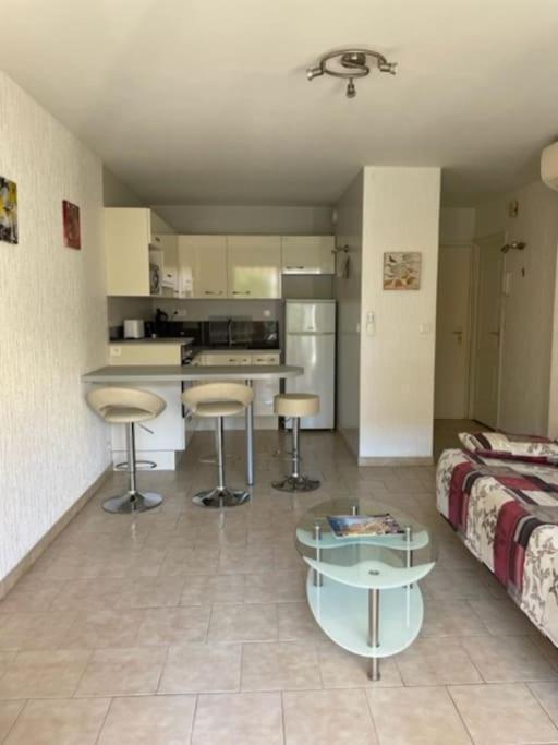 Bel Appartement Proche Du Port Sanary-sur-Mer Bagian luar foto